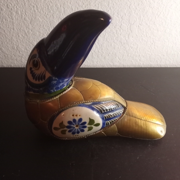 GORGEOUS Sergio Bustamante Mexican Ceramic & Brass 8" Toucan Figurine. - Picture 1 of 7